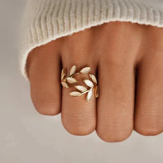 Bague ajustable feuille en opale blanche Pure